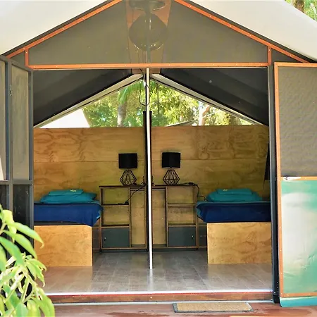 Dougies Backpackers Resort Port Douglas Exterior photo