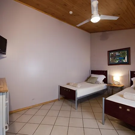 Dougies Backpackers Resort Port Douglas Exterior photo
