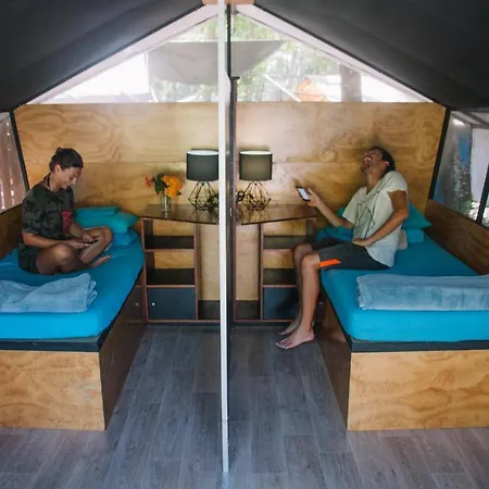 Dougies Backpackers Resort Port Douglas Exterior photo